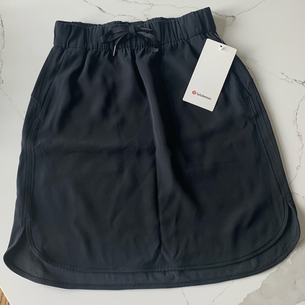 Lululemon “On the Fly” skirt NWT